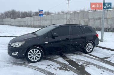 Универсал Opel Astra 2011 в Львове