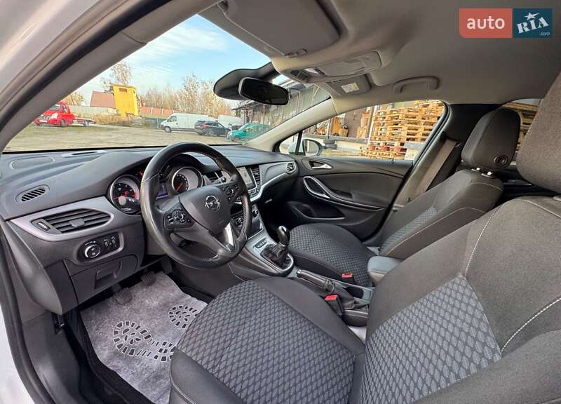 Универсал Opel Astra 2016 в Киеве