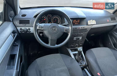 Універсал Opel Astra 2006 в Тернополі