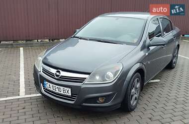 Седан Opel Astra 2011 в Черкасах