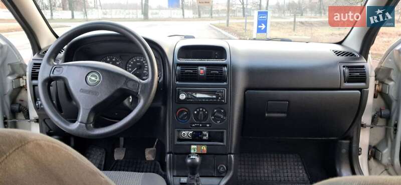 Седан Opel Astra 2007 в Ромнах