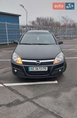 Універсал Opel Astra 2006 в Дніпрі