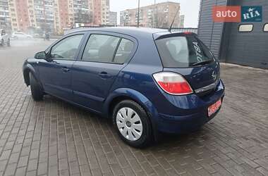 Хэтчбек Opel Astra 2005 в Александрие