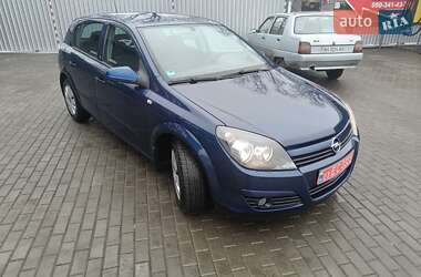 Хэтчбек Opel Astra 2005 в Александрие