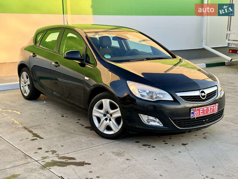 Хетчбек Opel Astra 2012 в Олександрії