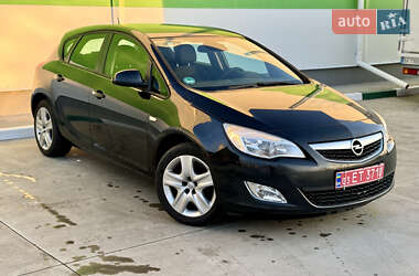 Opel Astra 2012