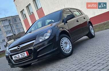 Хэтчбек Opel Astra 2009 в Дубно