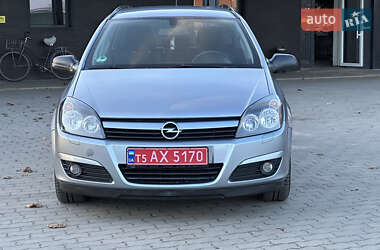 Універсал Opel Astra 2005 в Нововолинську