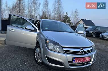 Універсал Opel Astra 2010 в 