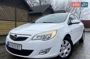 Універсал Opel Astra 2012 в Тернополі