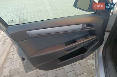 Универсал Opel Astra 2006 в 