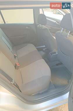 Универсал Opel Astra 2006 в 
