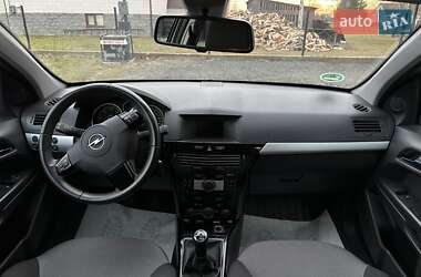 Універсал Opel Astra 2010 в 