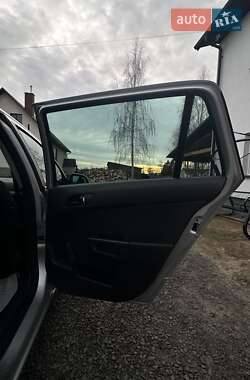 Універсал Opel Astra 2010 в 