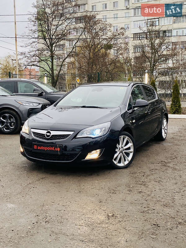 Хетчбек Opel Astra 2011 в Сумах