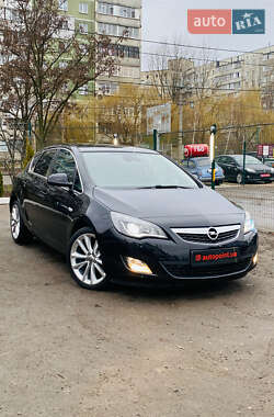 Хетчбек Opel Astra 2011 в Сумах