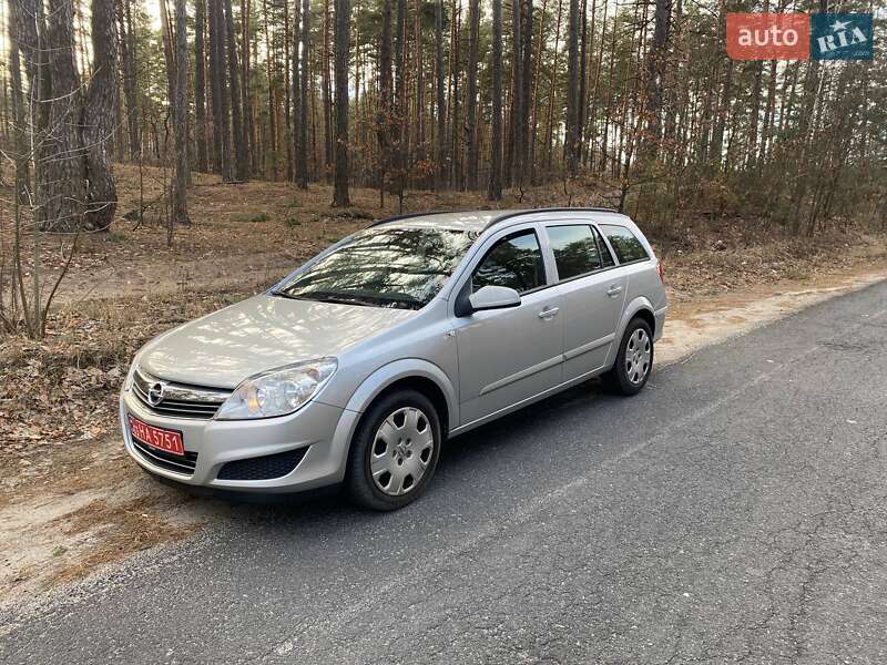 Универсал Opel Astra 2009 в Полтаве