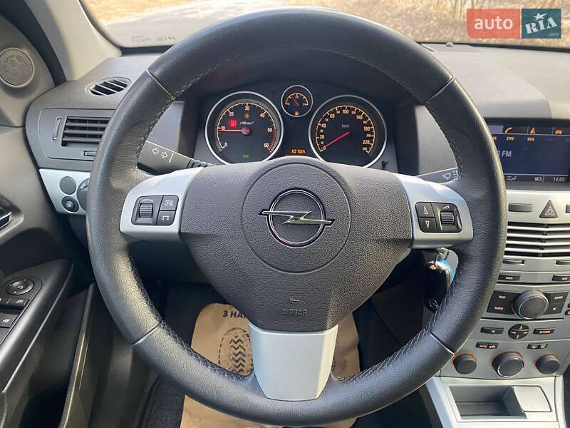 Универсал Opel Astra 2009 в Полтаве