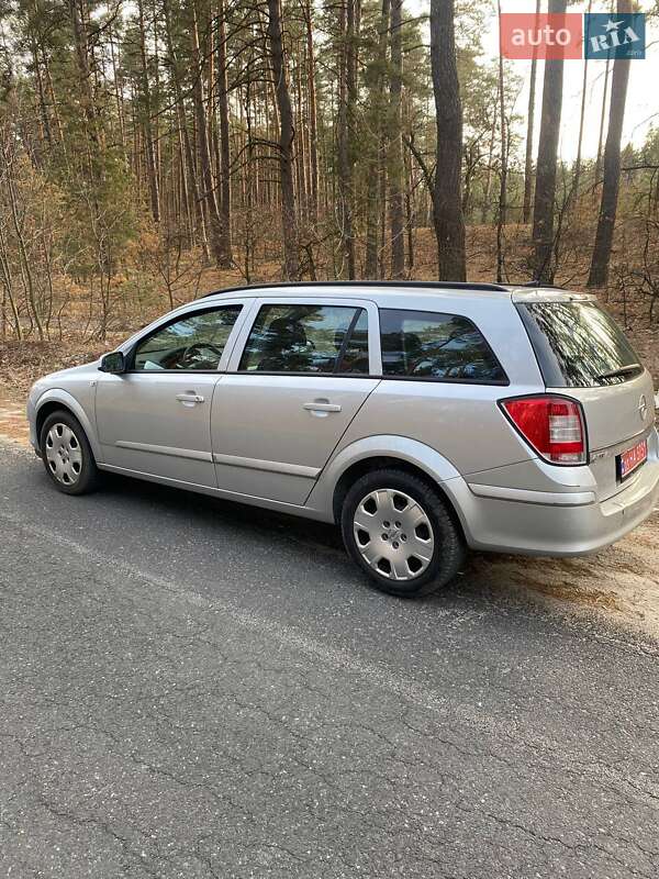 Универсал Opel Astra 2009 в Полтаве