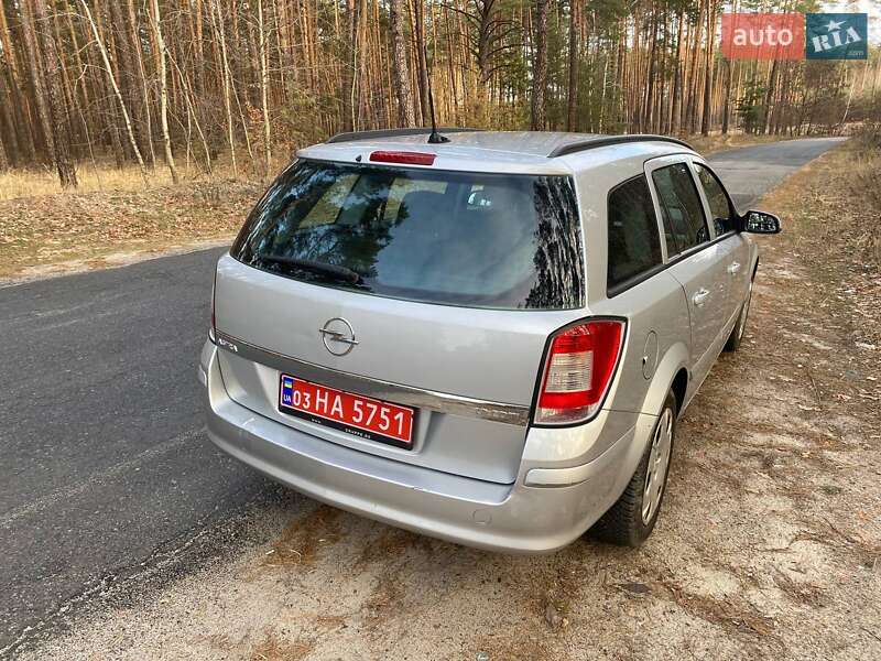 Универсал Opel Astra 2009 в Полтаве