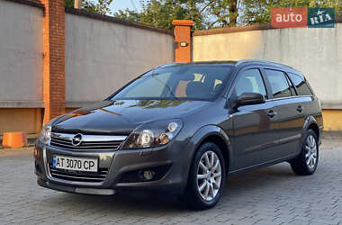 Універсал Opel Astra 2009 в Івано-Франківську