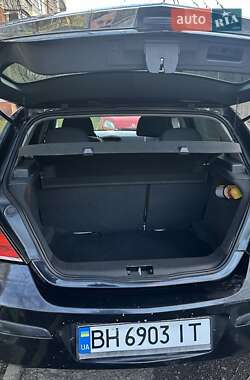 Хэтчбек Opel Astra 2006 в 