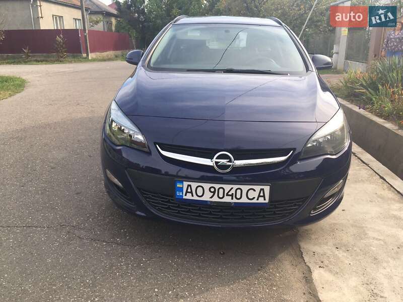 Універсал Opel Astra 2014 в 