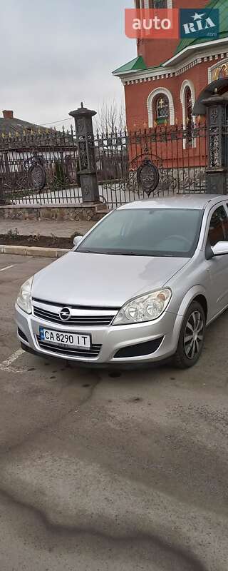 Универсал Opel Astra 2008 в Черкассах