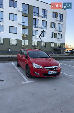 Opel Astra 2011