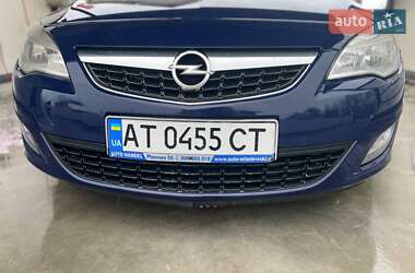 Універсал Opel Astra 2011 в Коломиї