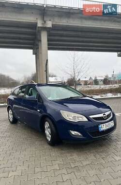 Універсал Opel Astra 2011 в Коломиї