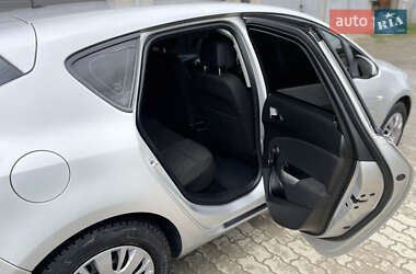Хэтчбек Opel Astra 2010 в 