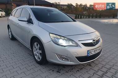 Универсал Opel Astra 2011 в Яворове