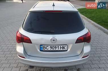 Универсал Opel Astra 2011 в Яворове