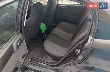 Седан Opel Astra 2006 в 