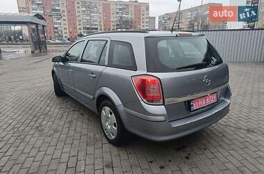 Универсал Opel Astra 2005 в Александрие