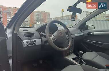 Универсал Opel Astra 2005 в Александрие