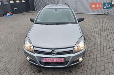 Универсал Opel Astra 2005 в Александрие