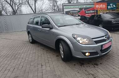 Универсал Opel Astra 2005 в Александрие