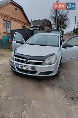 Хэтчбек Opel Astra 2004 в 