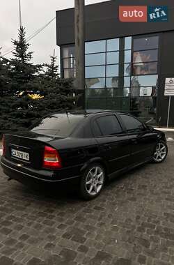 Седан Opel Astra 2006 в 
