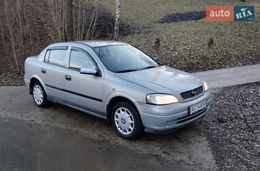 Седан Opel Astra 2006 в Тячеві