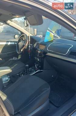 Универсал Opel Astra 2007 в 