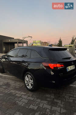 Универсал Opel Astra 2017 в 