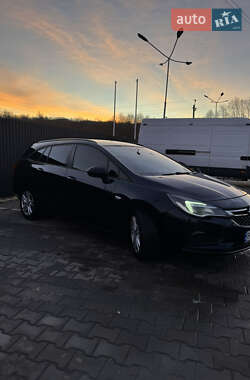 Универсал Opel Astra 2017 в 