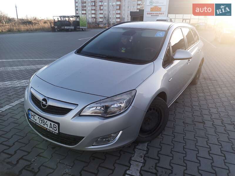 Opel Astra 2011