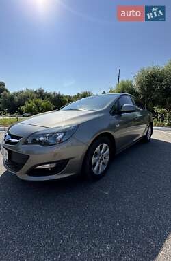 Седан Opel Astra 2015 в 