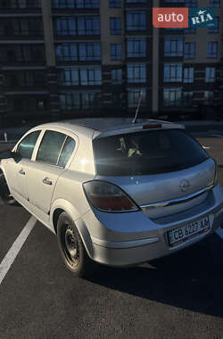 Хэтчбек Opel Astra 2008 в Чернигове