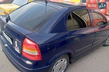 Хэтчбек Opel Astra 2001 в 