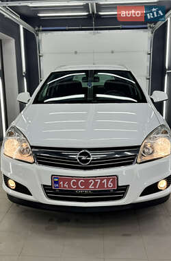 Opel Astra 2010